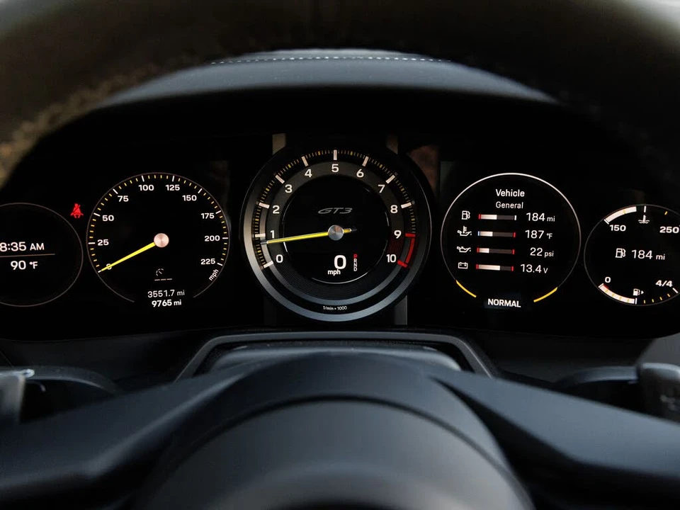 2022 Porsche 992 GT3 - Image 17 of 31