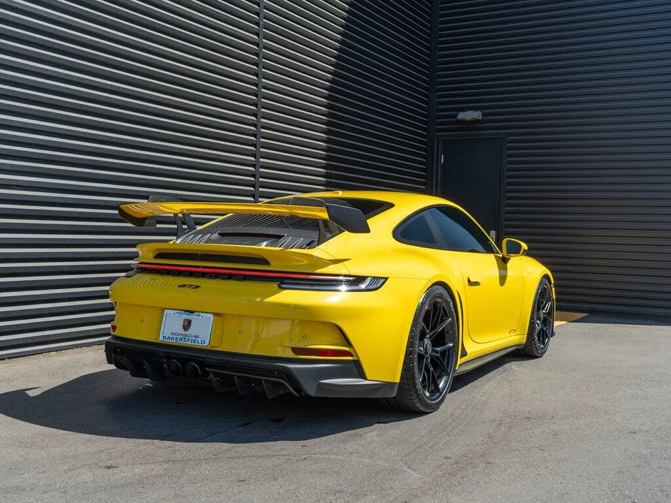 2022 Porsche 992 GT3 - Image 9 of 31