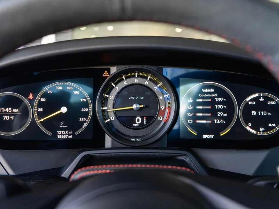 2022 Porsche 992 GT3 - Image 17 of 31