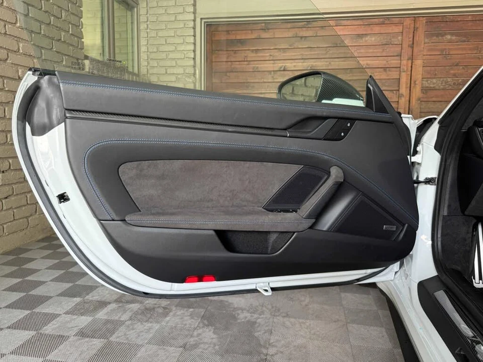 2022 Porsche 992 GT3 - Image 8 of 31