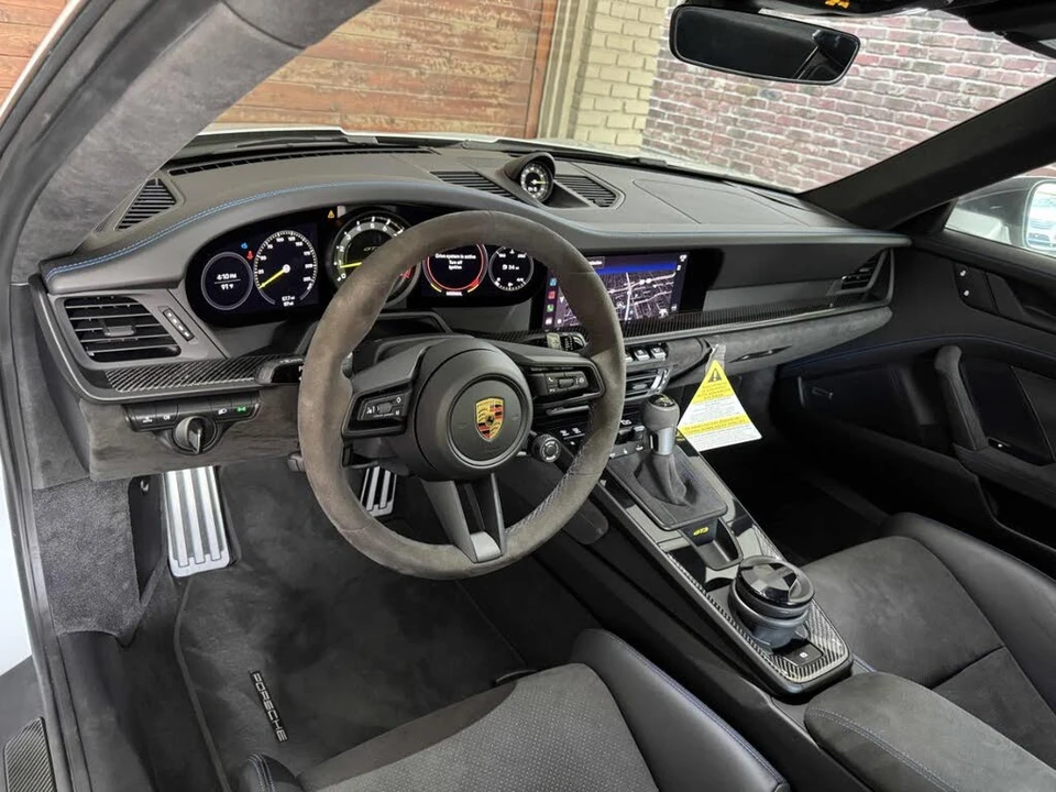 2022 Porsche 992 GT3 - Image 9 of 31