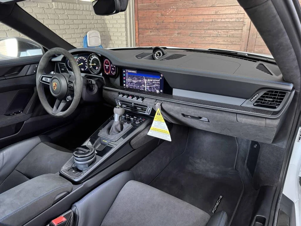 2022 Porsche 992 GT3 - Image 12 of 31