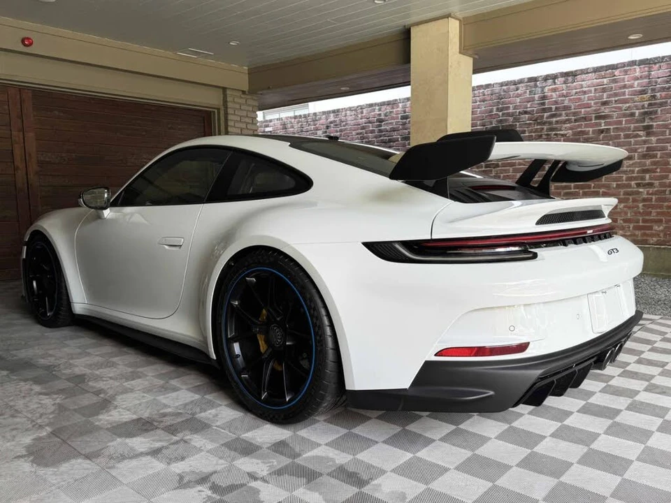2022 Porsche 992 GT3 - Image 4 of 31