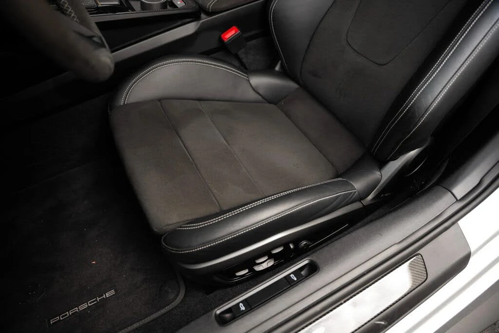 2022 Porsche 992 GT3 - Image 16 of 31