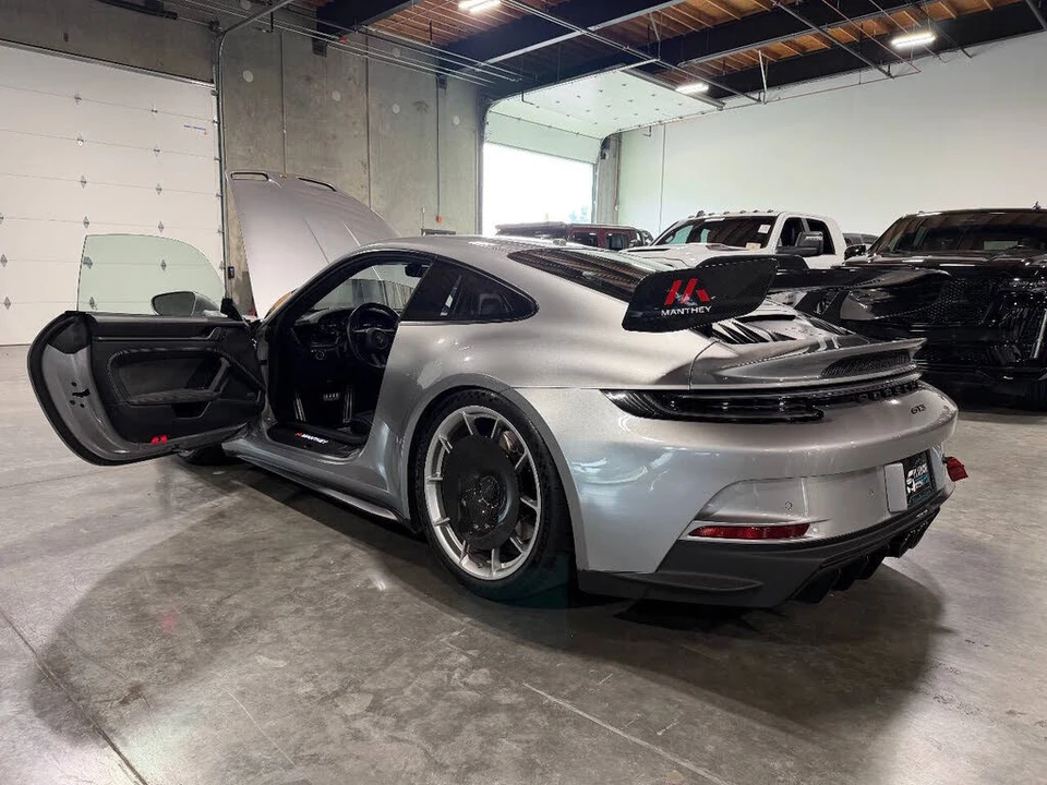 2022 Porsche 992 GT3 - Image 13 of 31