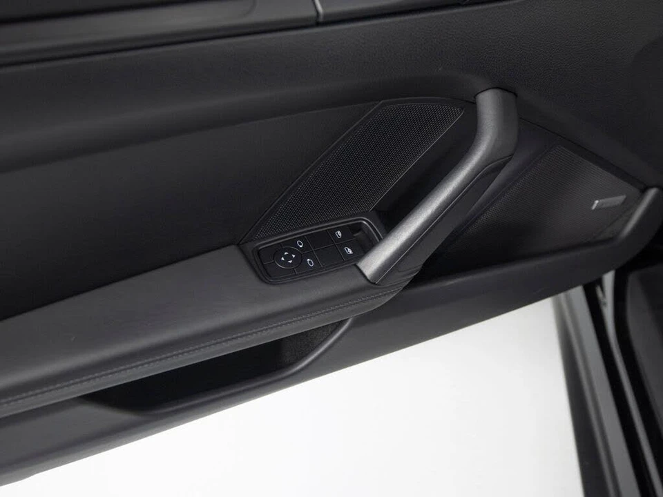 2022 Porsche 992 GT3 - Image 21 of 31