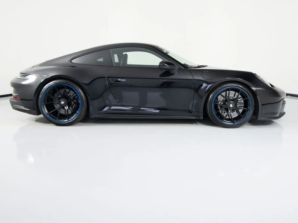 2022 Porsche 992 GT3 - Image 11 of 31
