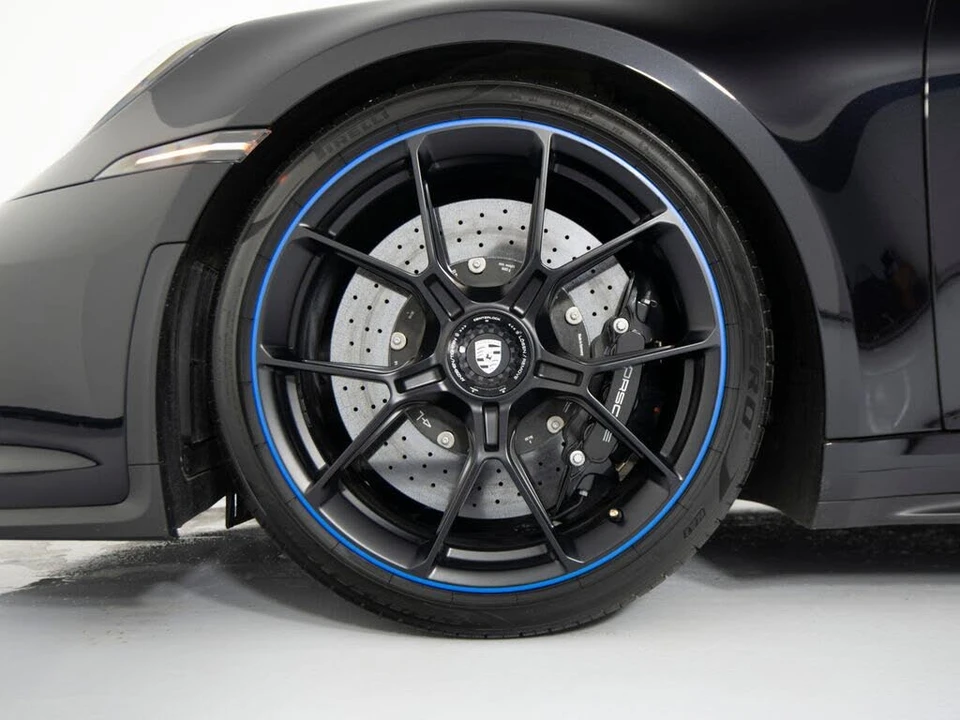 2022 Porsche 992 GT3 - Image 15 of 31