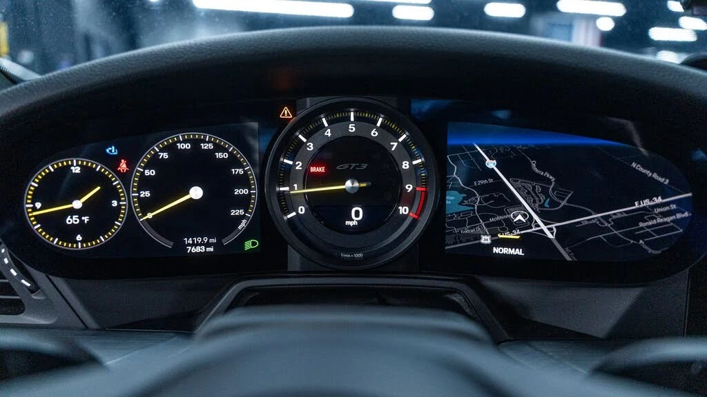 2022 Porsche 992 GT3 - Image 28 of 31