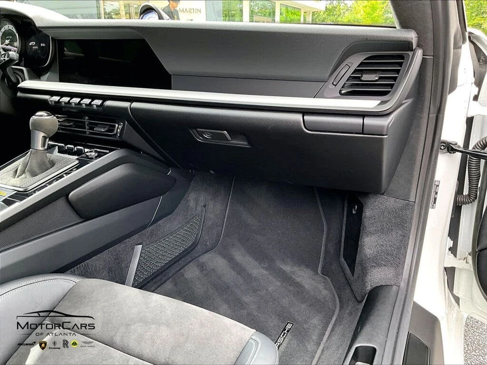 2022 Porsche 992 GT3 - Image 14 of 29