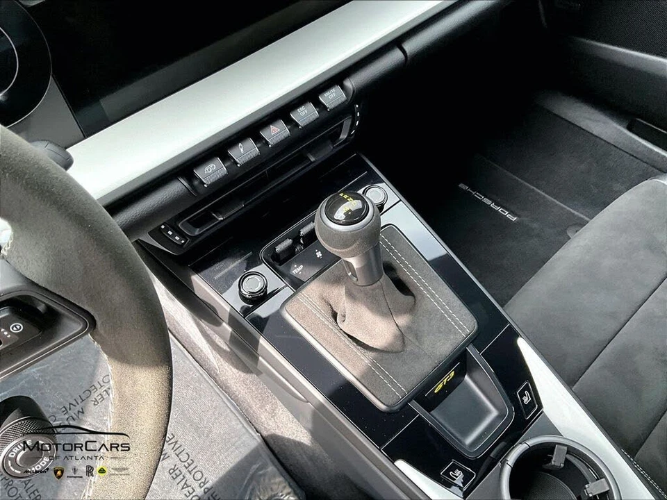 2022 Porsche 992 GT3 - Image 15 of 29