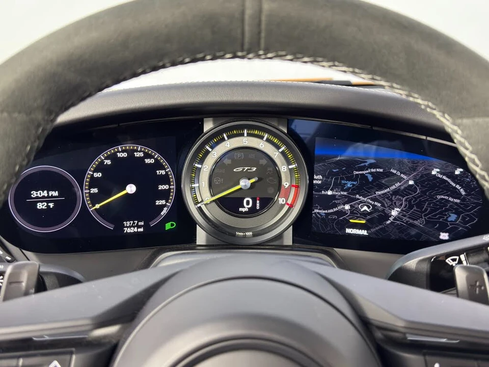 2022 Porsche 992 GT3 - Image 17 of 31