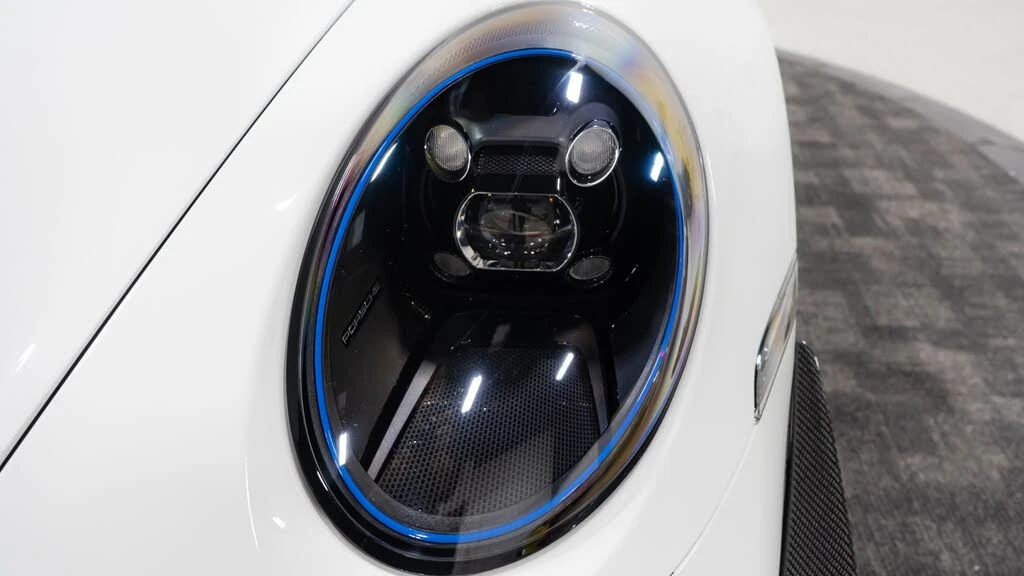 2022 Porsche 992 GT3 - Image 17 of 31