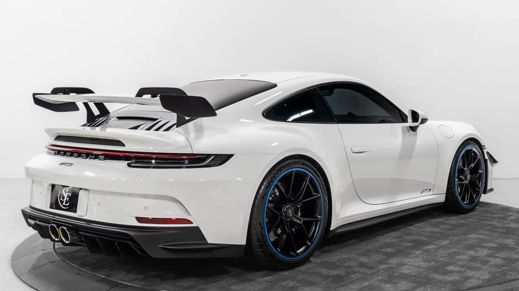 2022 Porsche 992 GT3 - Image 9 of 31