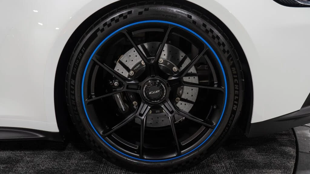 2022 Porsche 992 GT3 - Image 27 of 31