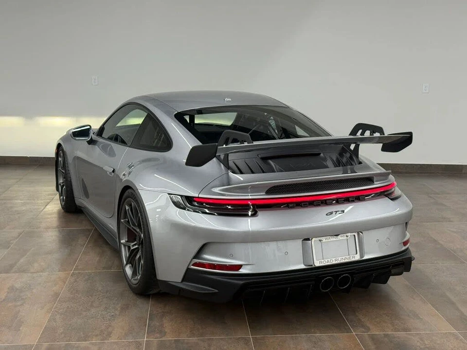 2022 Porsche 992 GT3 - Image 17 of 31