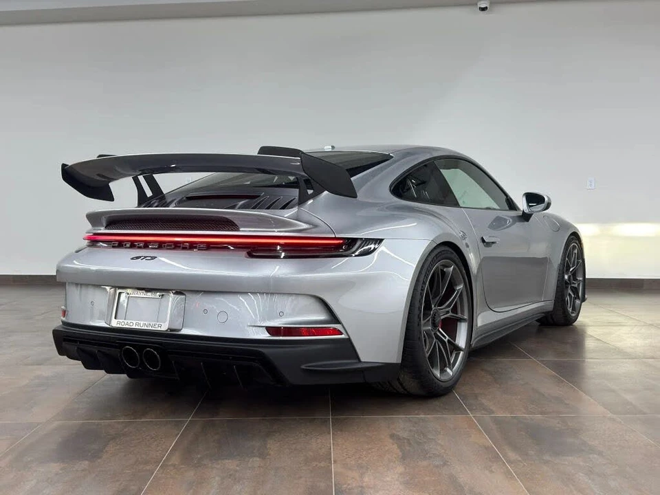 2022 Porsche 992 GT3 - Image 16 of 31