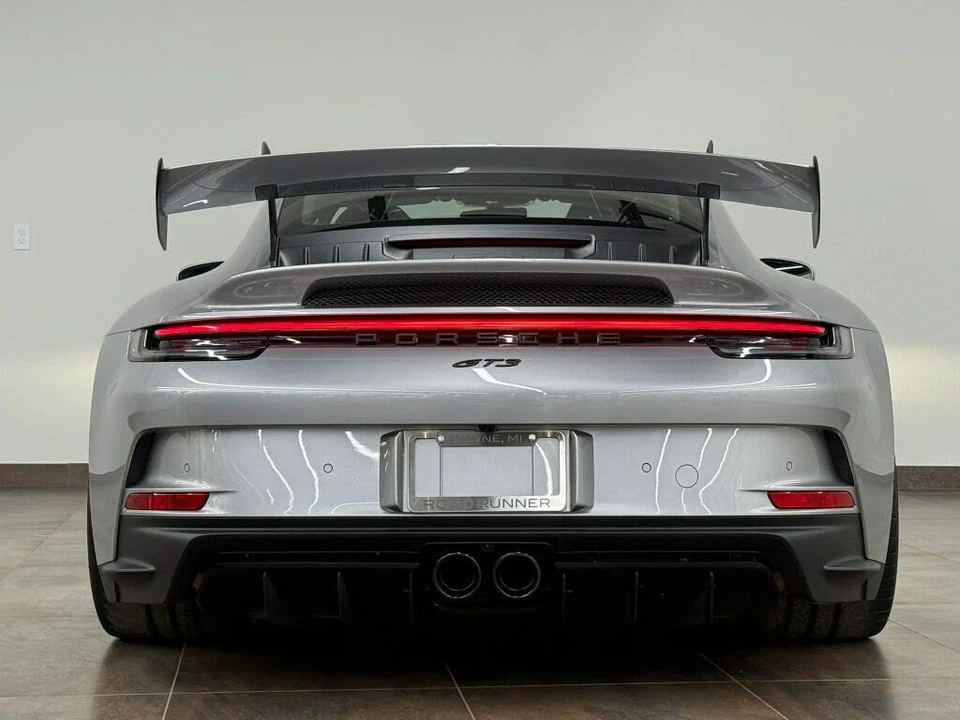 2022 Porsche 992 GT3 - Image 8 of 31