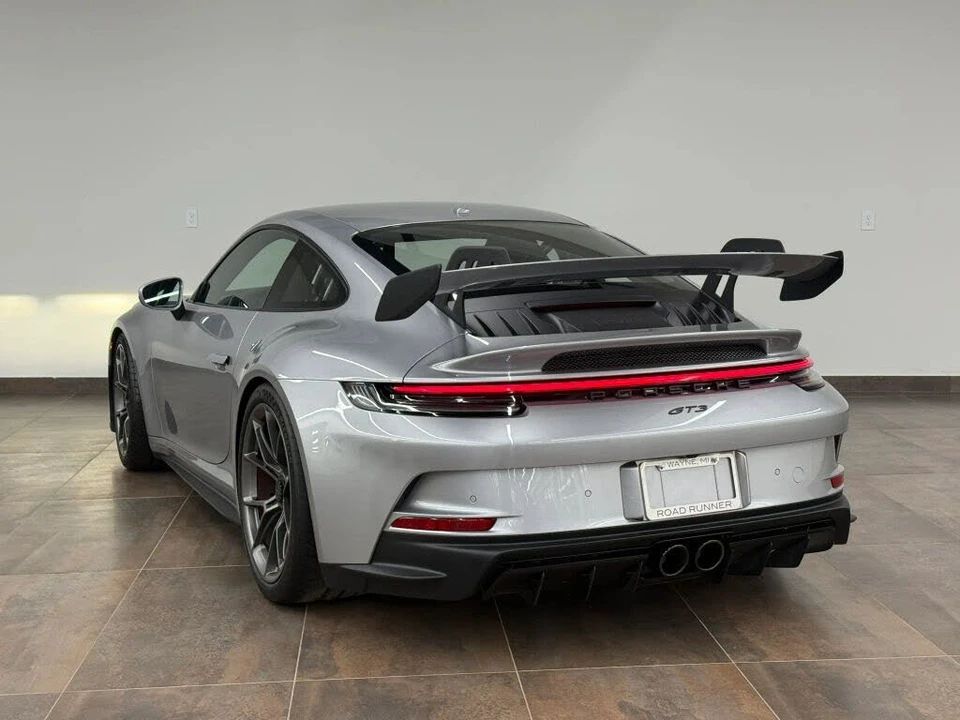 2022 Porsche 992 GT3 - Image 11 of 31