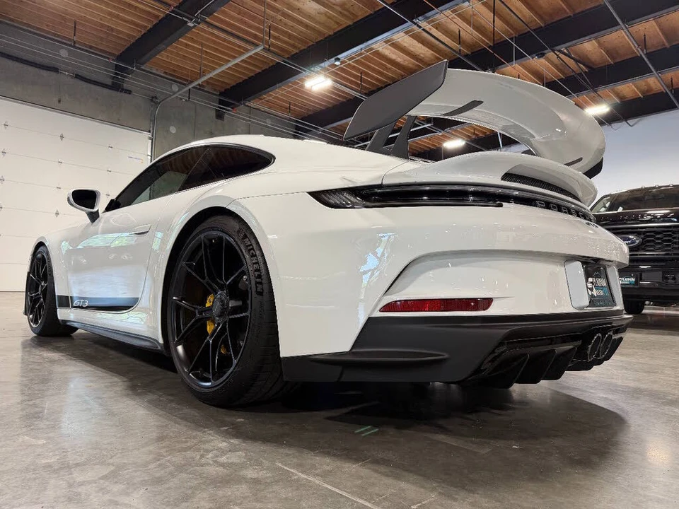 2022 Porsche 992 GT3 - Image 25 of 31