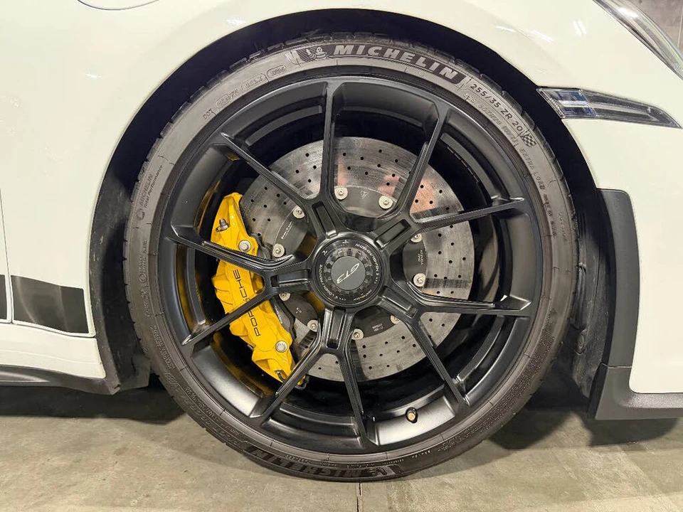 2022 Porsche 992 GT3 - Image 16 of 31