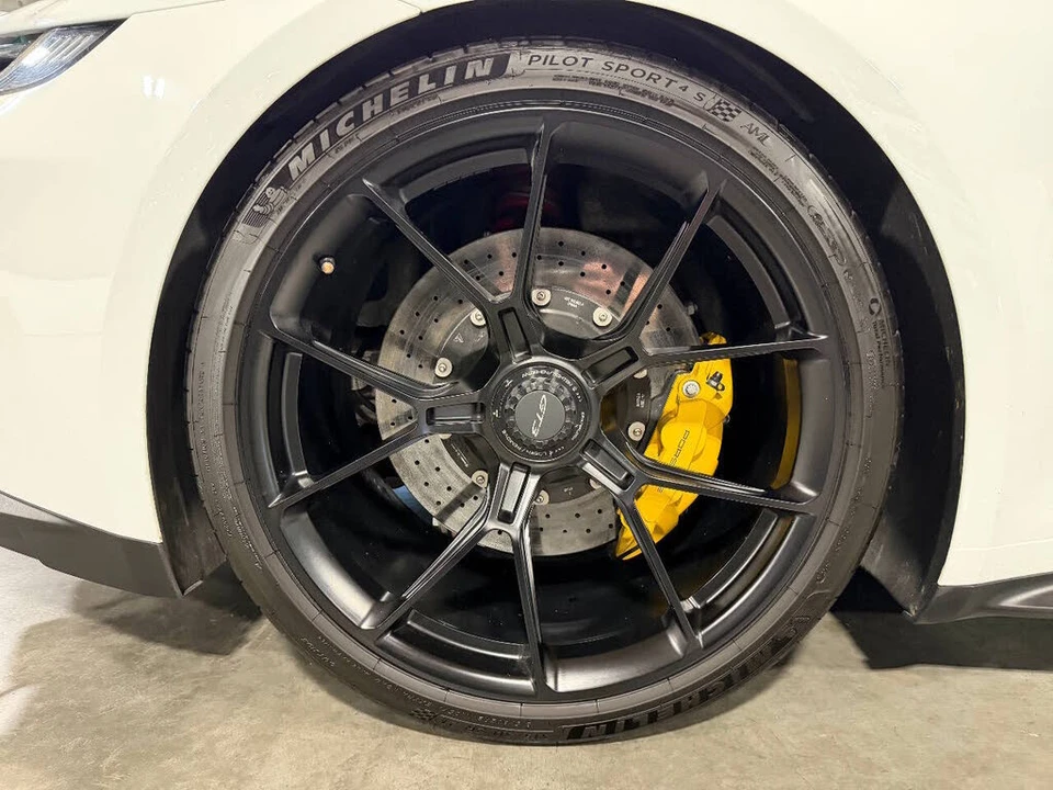 2022 Porsche 992 GT3 - Image 17 of 31