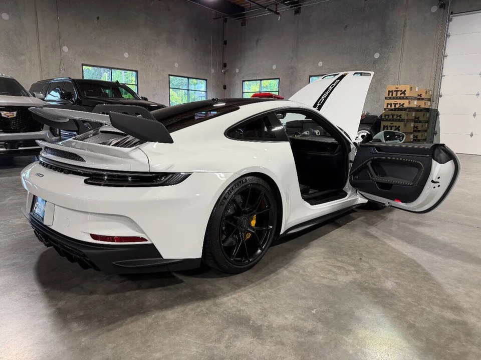 2022 Porsche 992 GT3 - Image 14 of 31