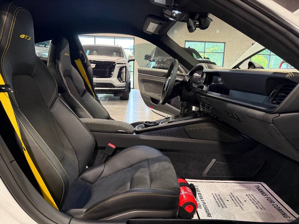 2022 Porsche 992 GT3 - Image 10 of 31