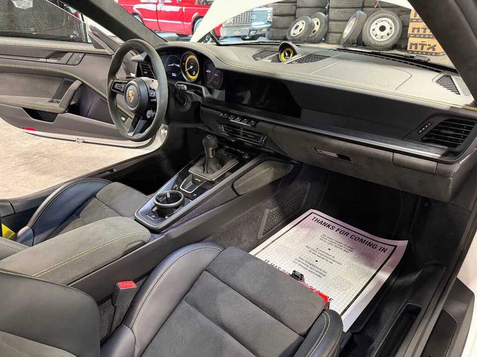 2022 Porsche 992 GT3 - Image 11 of 31