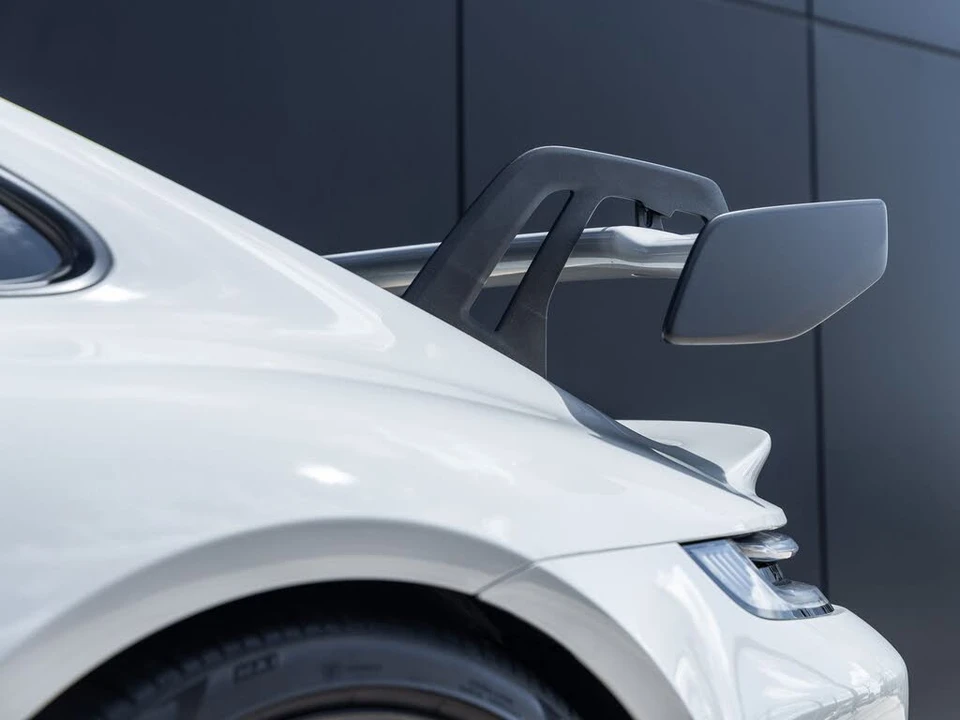 2022 Porsche 992 GT3 - Image 23 of 31