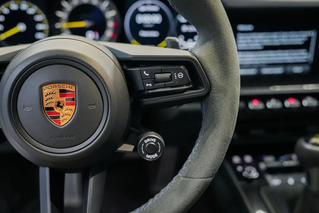 2022 Porsche 992 GT3 - Image 25 of 31