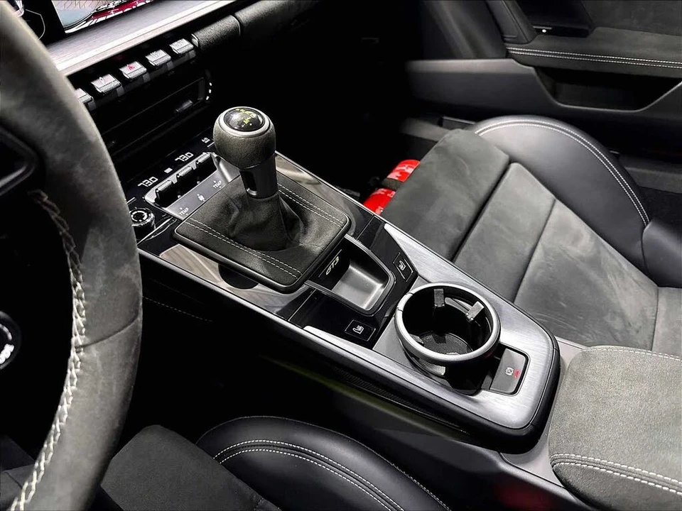 2022 Porsche 992 GT3 - Image 18 of 31