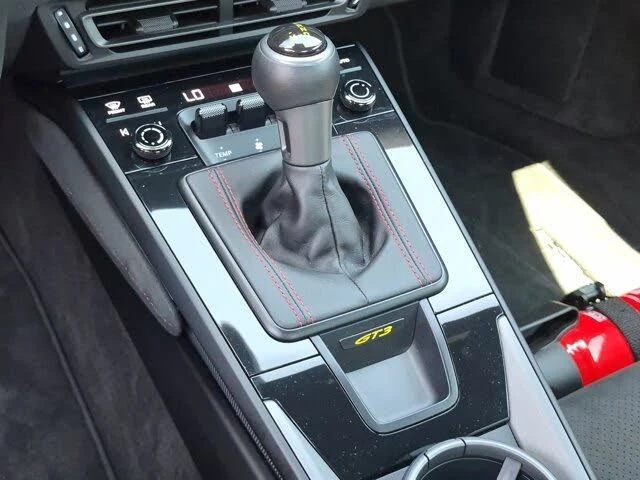 2022 Porsche 992 GT3 - Image 15 of 27