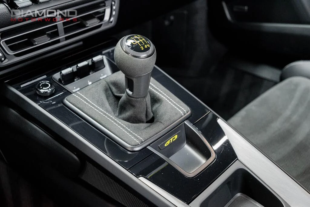 2022 Porsche 992 GT3 - Image 17 of 31