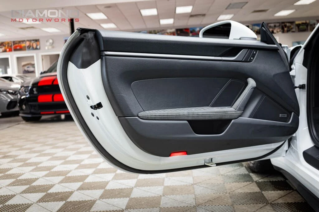 2022 Porsche 992 GT3 - Image 15 of 31