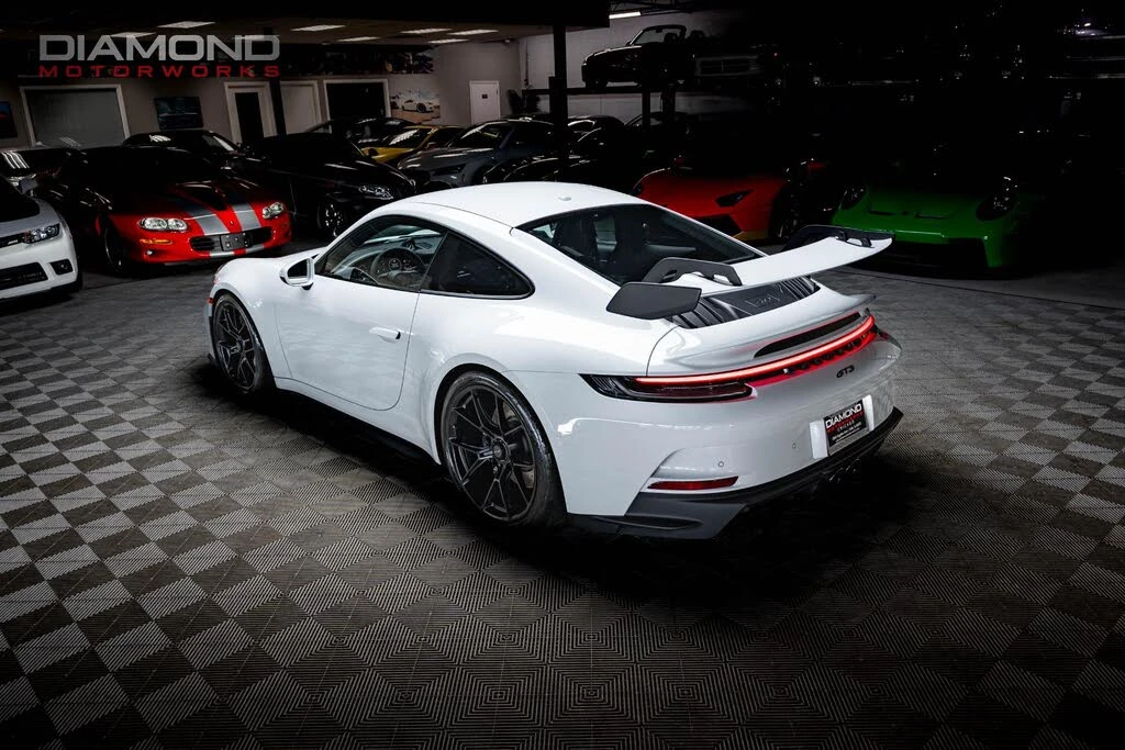 2022 Porsche 992 GT3 - Image 4 of 31