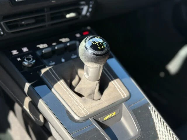 2022 Porsche 992 GT3 - Image 26 of 31
