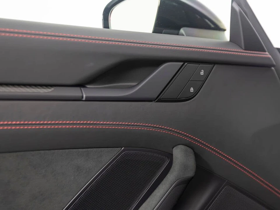 2022 Porsche 992 GT3 - Image 16 of 31