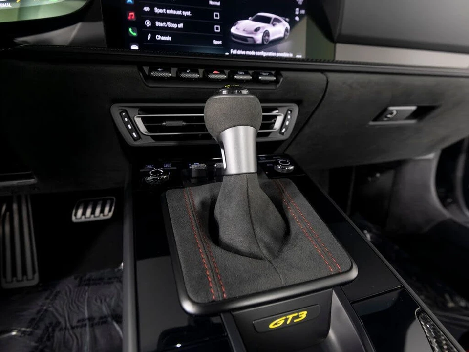 2022 Porsche 992 GT3 - Image 29 of 31