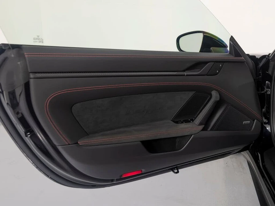 2022 Porsche 992 GT3 - Image 14 of 31