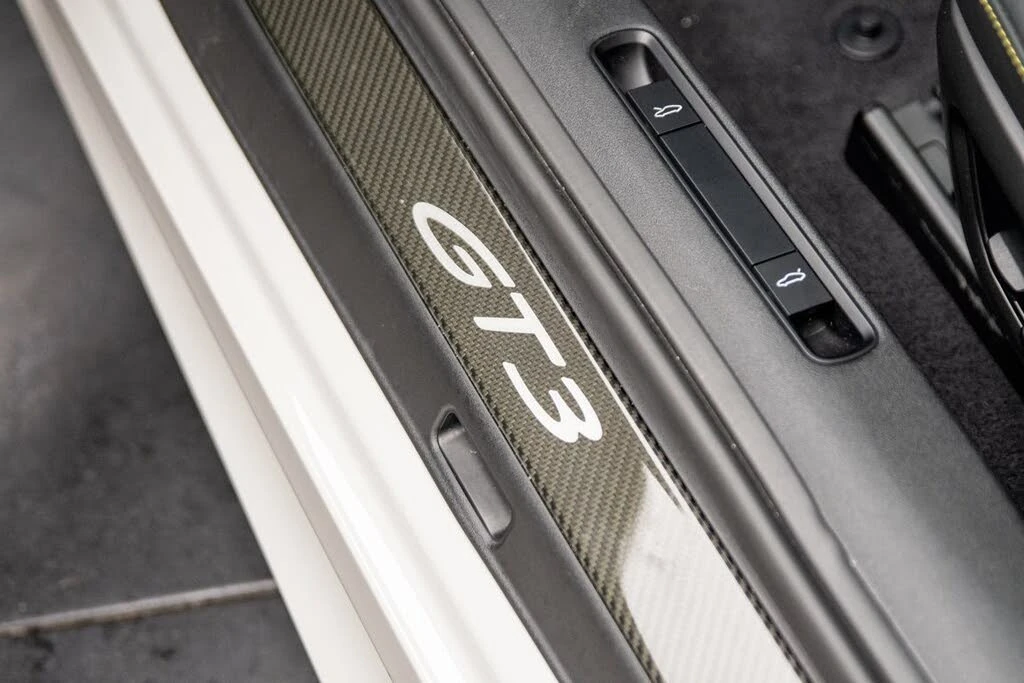 2022 Porsche 992 GT3 - Image 16 of 31