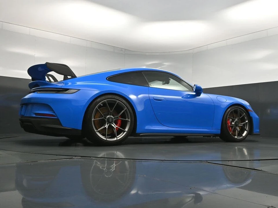 2022 Porsche 992 GT3 - Image 27 of 31