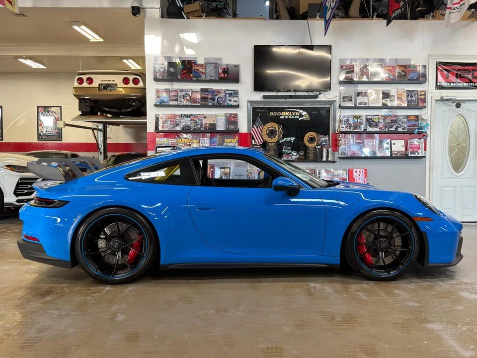 2022 Porsche 992 GT3 - Image 5 of 25