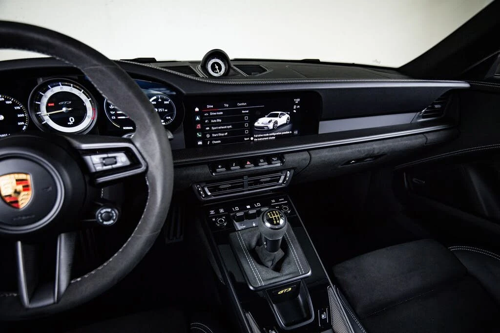 2022 Porsche 992 GT3 - Image 18 of 26