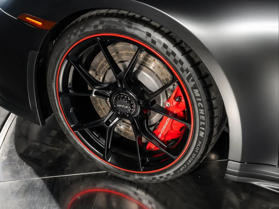 2022 Porsche 992 GT3 - Image 17 of 31