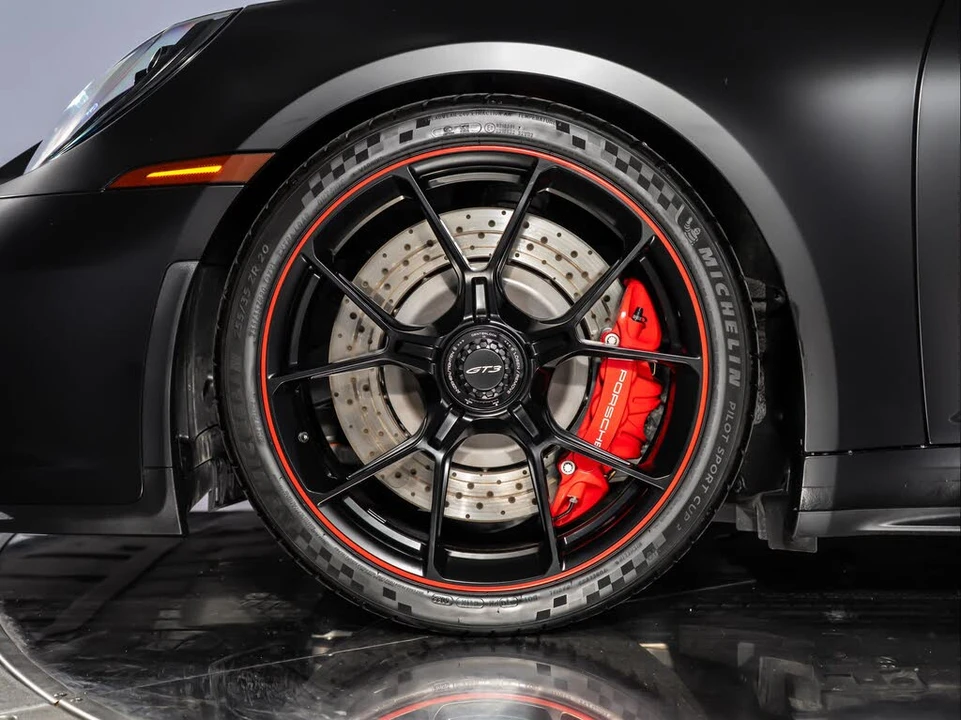 2022 Porsche 992 GT3 - Image 16 of 31