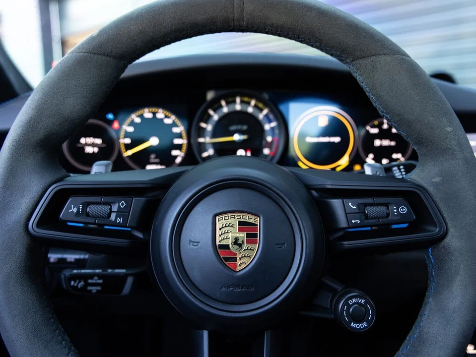 2022 Porsche 992 GT3 - Image 14 of 31