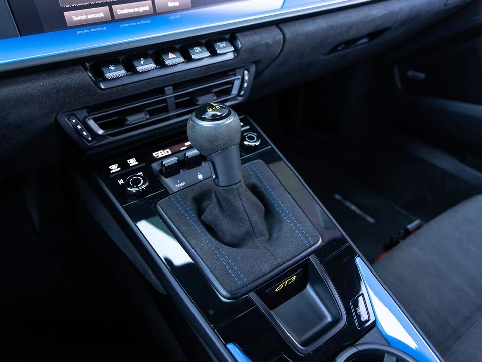 2022 Porsche 992 GT3 - Image 18 of 31
