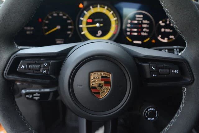 2022 Porsche 992 GT3 - Image 18 of 31