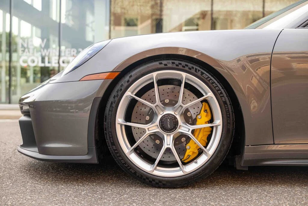 2022 Porsche 992 GT3 - Image 9 of 31